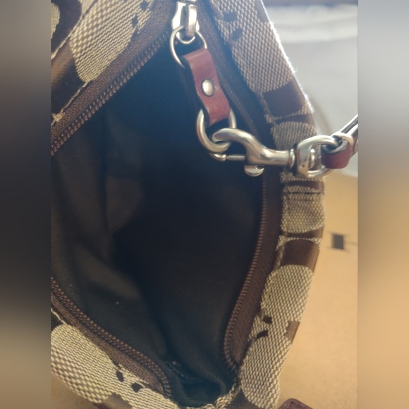 Coach wristlet - Picture 4 of 4